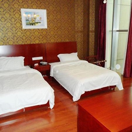 Dongfu Hotel Nanjing  Exterior photo